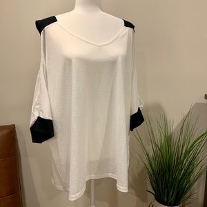 LINKSHE Cold Shoulder T-Shirt